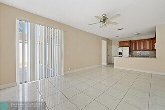 15301 NW 1st St in Pembroke Pines, FL - Building Photo - Building Photo