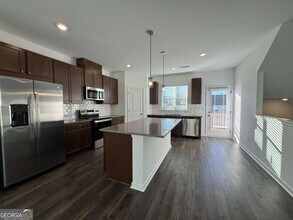 516 Provence Gate Ln in Lawrenceville, GA - Building Photo - Building Photo