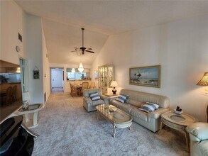 812 Bird Bay Way, Unit 309 in Venice, FL - Foto de edificio - Building Photo