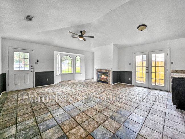 1269 Hilltop Dr in San Marcos, TX - Building Photo - Building Photo