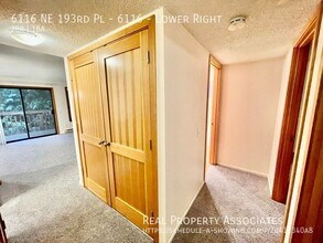 6116 NE 193rd Pl in Kenmore, WA - Building Photo - Building Photo