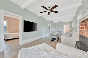 207 6th St N in Safety Harbor, FL - Building Photo