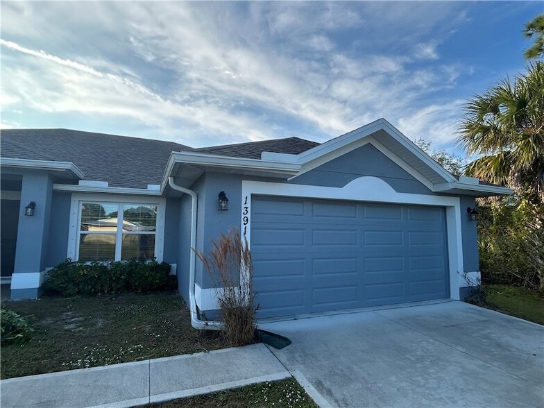 1391 Seahouse St, Unit 3013 in Sebastian, FL - Foto de edificio