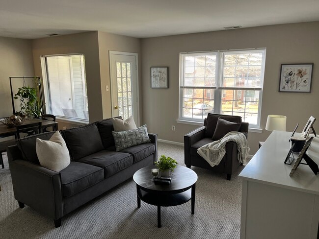 1604 Diamond Drive, Unit Diamond Drive in Newtown, PA - Foto de edificio - Building Photo