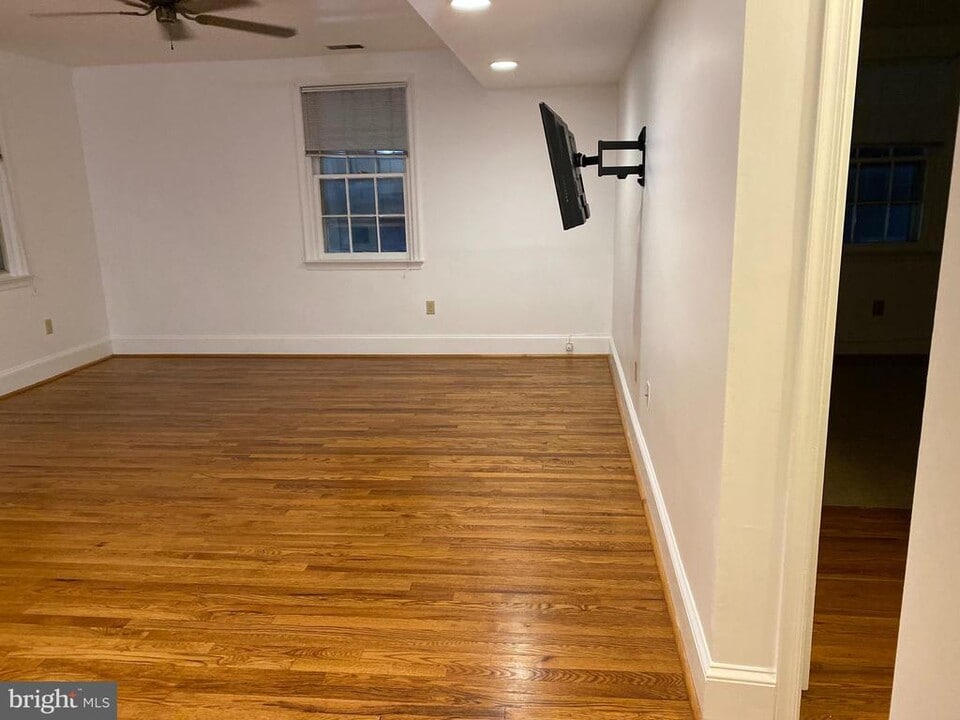 42 Conshohocken State Rd in Bala Cynwyd, PA - Building Photo