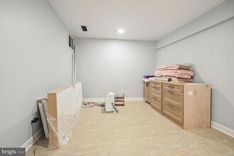 1635 Valencia Way in Reston, VA - Building Photo - Building Photo