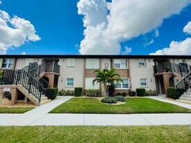 25100 Sandhill Blvd in Punta Gorda, FL - Building Photo