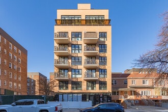 105-25 65th Rd in Forest Hills, NY - Building Photo - Building Photo