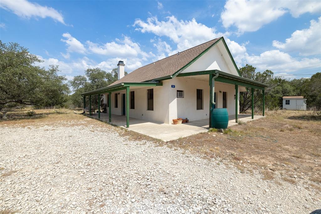 206 Taylor Ranch Rd in Blanco, TX - Building Photo