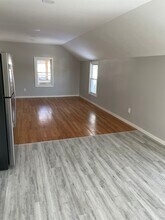 38 Gerrard Ave, Unit 2nd floor in East Longmeadow, MA - Building Photo - Building Photo