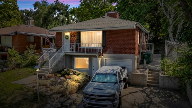 property at 2142 Robins Ave