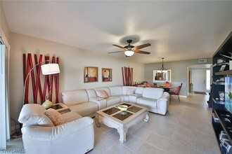 1802 Kings Lake Blvd in Naples, FL - Building Photo - Building Photo