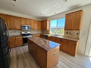 106 Eucalyptus Knoll in Hercules, CA - Building Photo - Building Photo