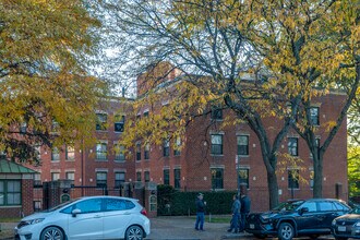 Prospect Park Mews in Brooklyn, NY - Foto de edificio - Building Photo