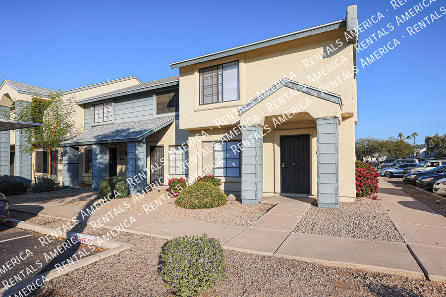7801 N 44th Dr in Glendale, AZ - Building Photo