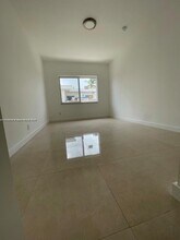 1995 Calais Dr-Unit -4 in Miami Beach, FL - Building Photo - Building Photo