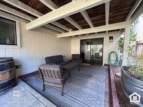 897 Los Robles Dr in Sonoma, CA - Building Photo - Building Photo