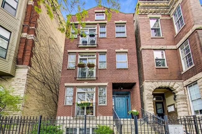 property at 1742 W Huron St