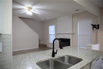 5454 Medlock Corners Dr in Norcross, GA - Foto de edificio - Building Photo