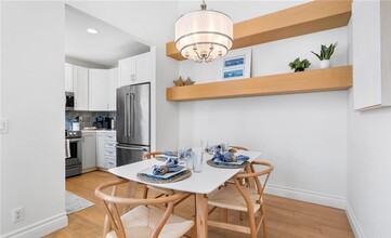 198 Hartford Dr in Newport Beach, CA - Building Photo - Building Photo