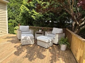8 Sylvan St in Newport, RI - Building Photo - Building Photo