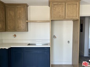 1336 W 37th Dr in Los Angeles, CA - Building Photo - Building Photo