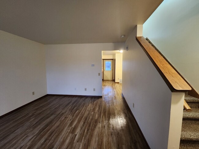 Dane Townhomes in Dane, WI - Foto de edificio - Building Photo