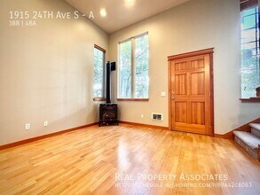 1915 24th Ave S in Seattle, WA - Building Photo - Building Photo