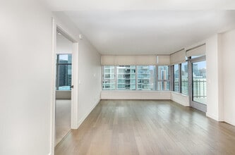 583 Bell St in Seattle, WA - Building Photo - Building Photo