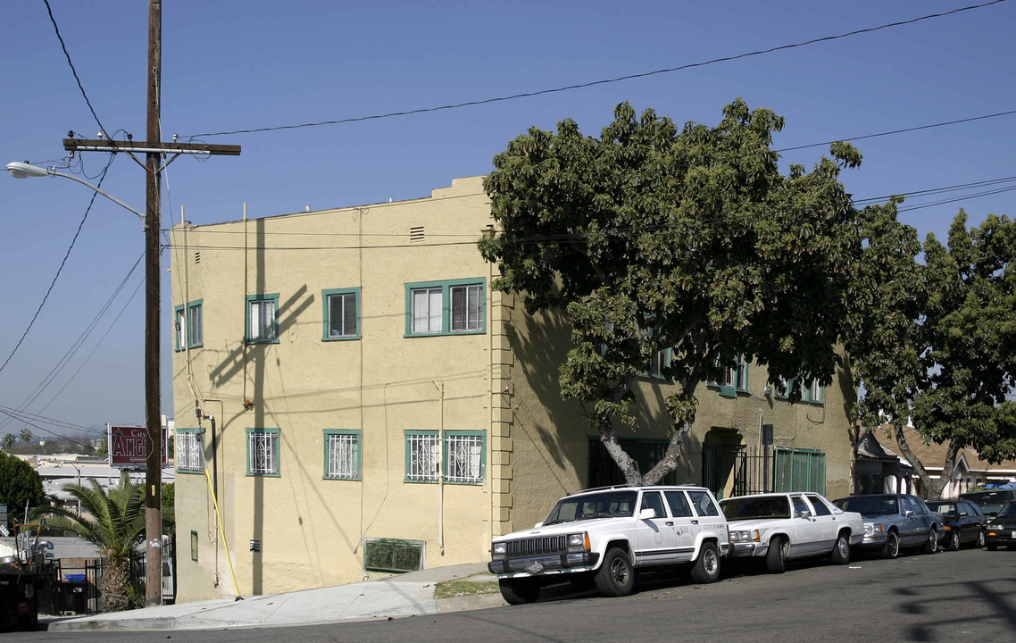 1011 N Alma Ave in Los Angeles, CA - Foto de edificio