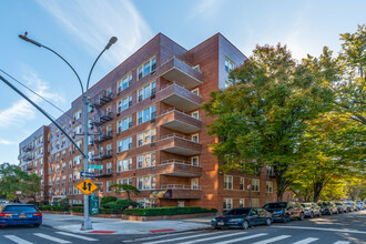 Glenn Briar in Brooklyn, NY - Building Photo - Primary Photo