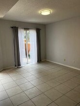 2308 Anchor Ct in Fort Lauderdale, FL - Foto de edificio - Building Photo