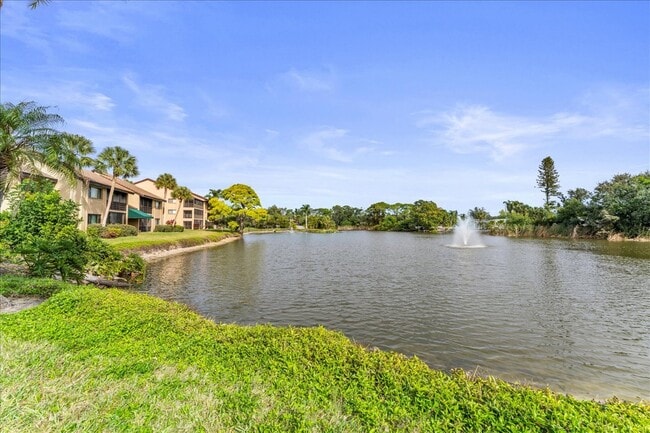 5673 Ashton Lake Dr in Sarasota, FL - Building Photo - Building Photo