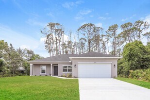 3919 N Chamberlain Blvd in North Port, FL - Building Photo