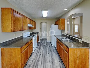 2123 Orangewood St in Middleburg, FL - Building Photo - Building Photo