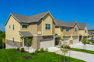 Prairie Creek Townhomes in Lenexa, KS - Building Photo - Building Photo