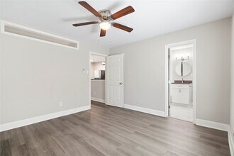 6810 Del Rio St in Houston, TX - Foto de edificio - Building Photo