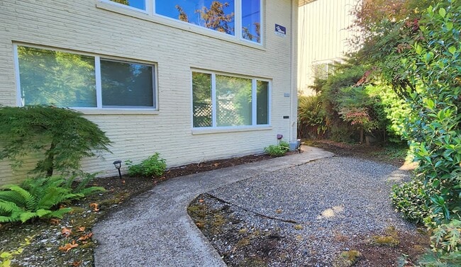 1518-1522 SW Harrison St in Portland, OR - Building Photo - Building Photo