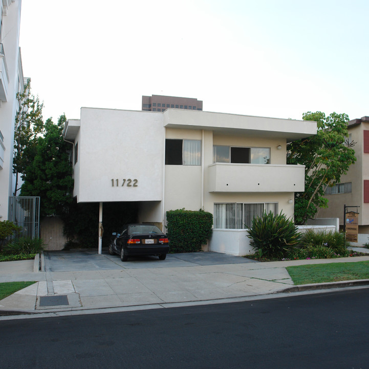 The Fenwick in Los Angeles, CA - Building Photo