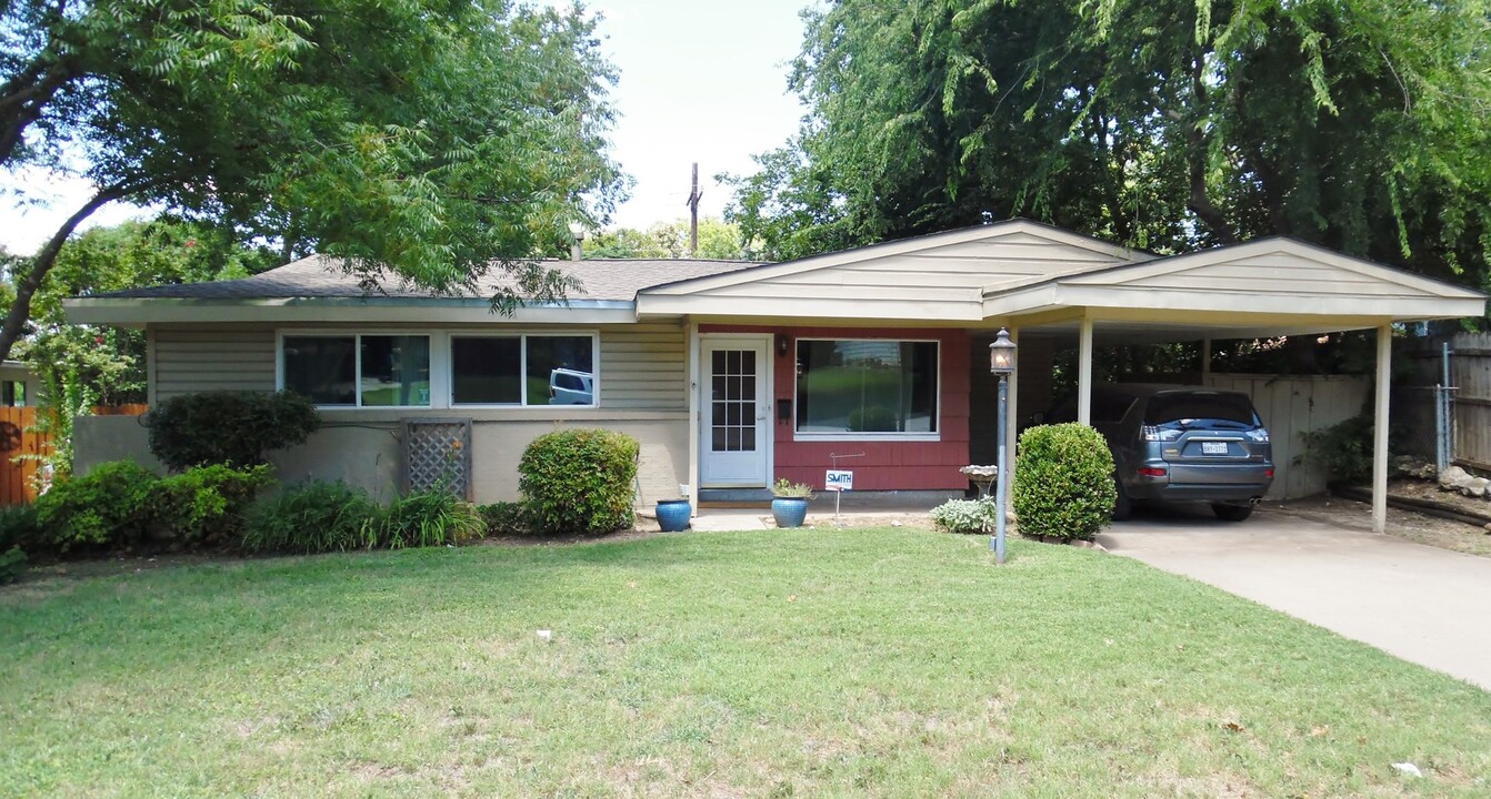 3904 Sanguinet St in Fort Worth, TX - Building Photo