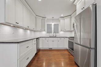 22 Fox Pl in Jersey City, NJ - Building Photo - Building Photo