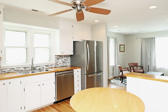 231 Stribling Ave in Charlottesville, VA - Building Photo - Building Photo