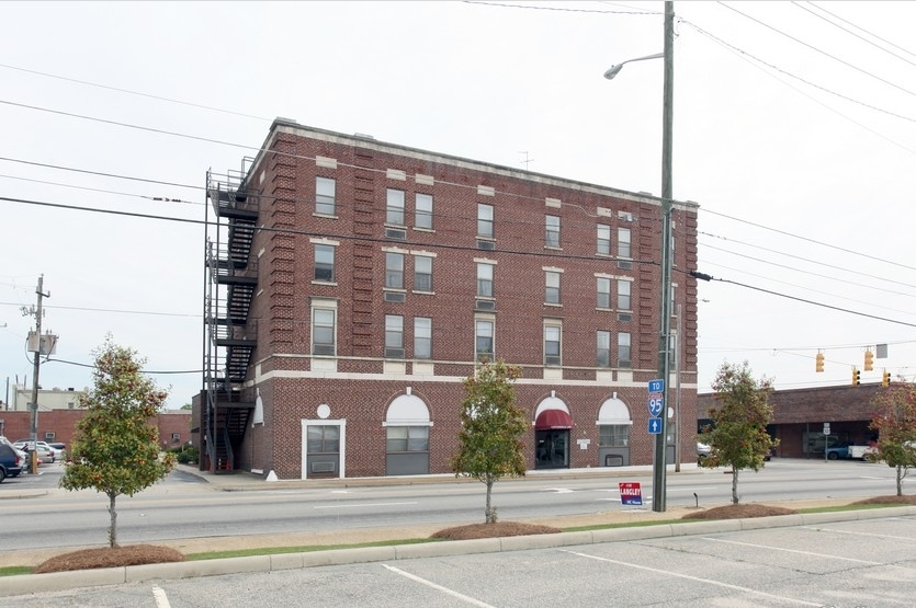 Cottondale Apartments in Dunn, NC - Foto de edificio