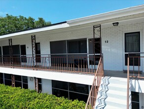 2348 Shelley St, Unit 13 in Clearwater, FL - Building Photo - Building Photo