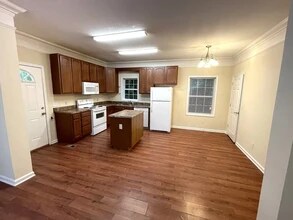 114 Simmons, Unit Group H in Athens, GA - Building Photo - Building Photo