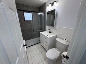 29 Wood St, Unit Unit 1 in Rutherford, NJ - Building Photo - Building Photo