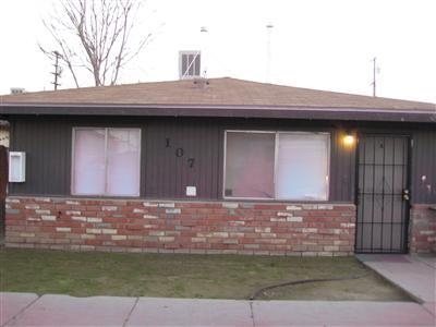 107 Lincoln Ave in Bakersfield, CA - Foto de edificio