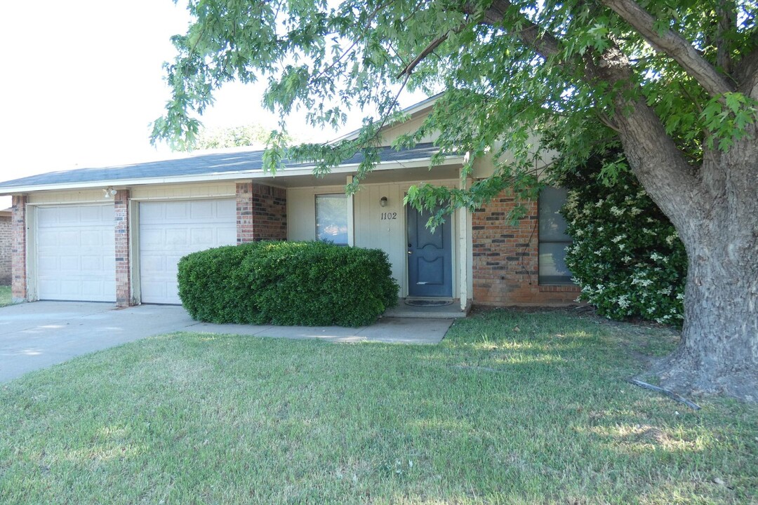 1102 Baylor Dr in Abilene, TX - Building Photo