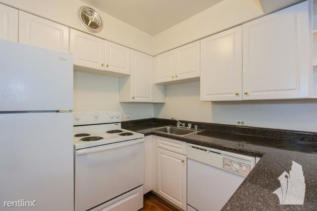 1220 N LaSalle St in Chicago, IL - Building Photo - Building Photo