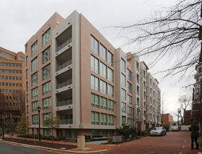 The Lauren Residences in Bethesda, MD - Foto de edificio - Building Photo